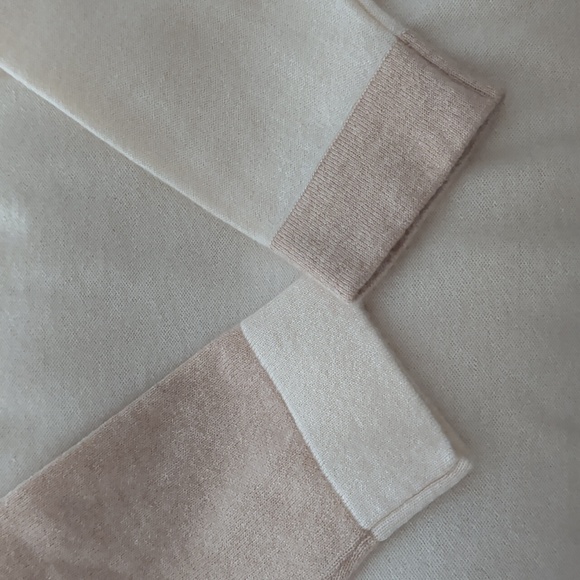 Gobi 100% Mongolian Cashmere Cream and White Colourblock Turtleneck Sweater - Picture 9 of 15